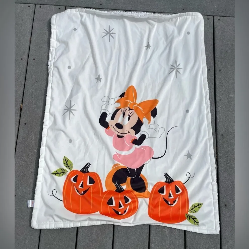 Disney Minnie Mouse Pumpkin Patch Blanket